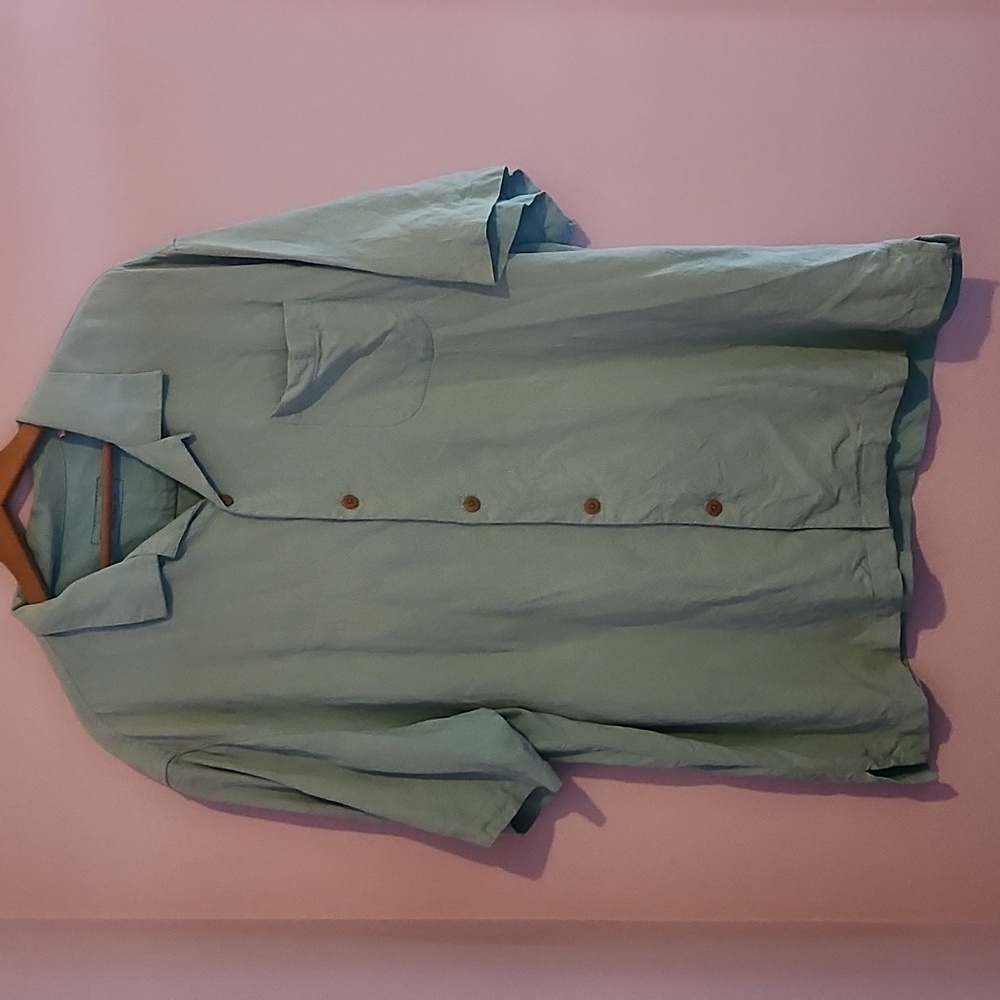 Tommy Bahama size XL light blue silk button up shirt